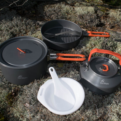 Batterie de cuisine de camping FEAST 2