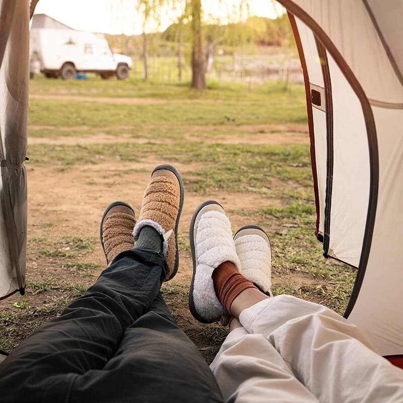 Chaussons de camp en peluche Y03