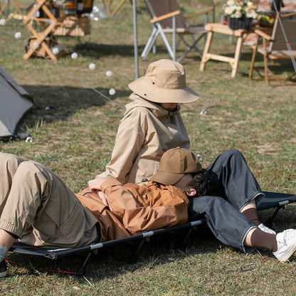 Lit de camp pliant pour l'extérieur