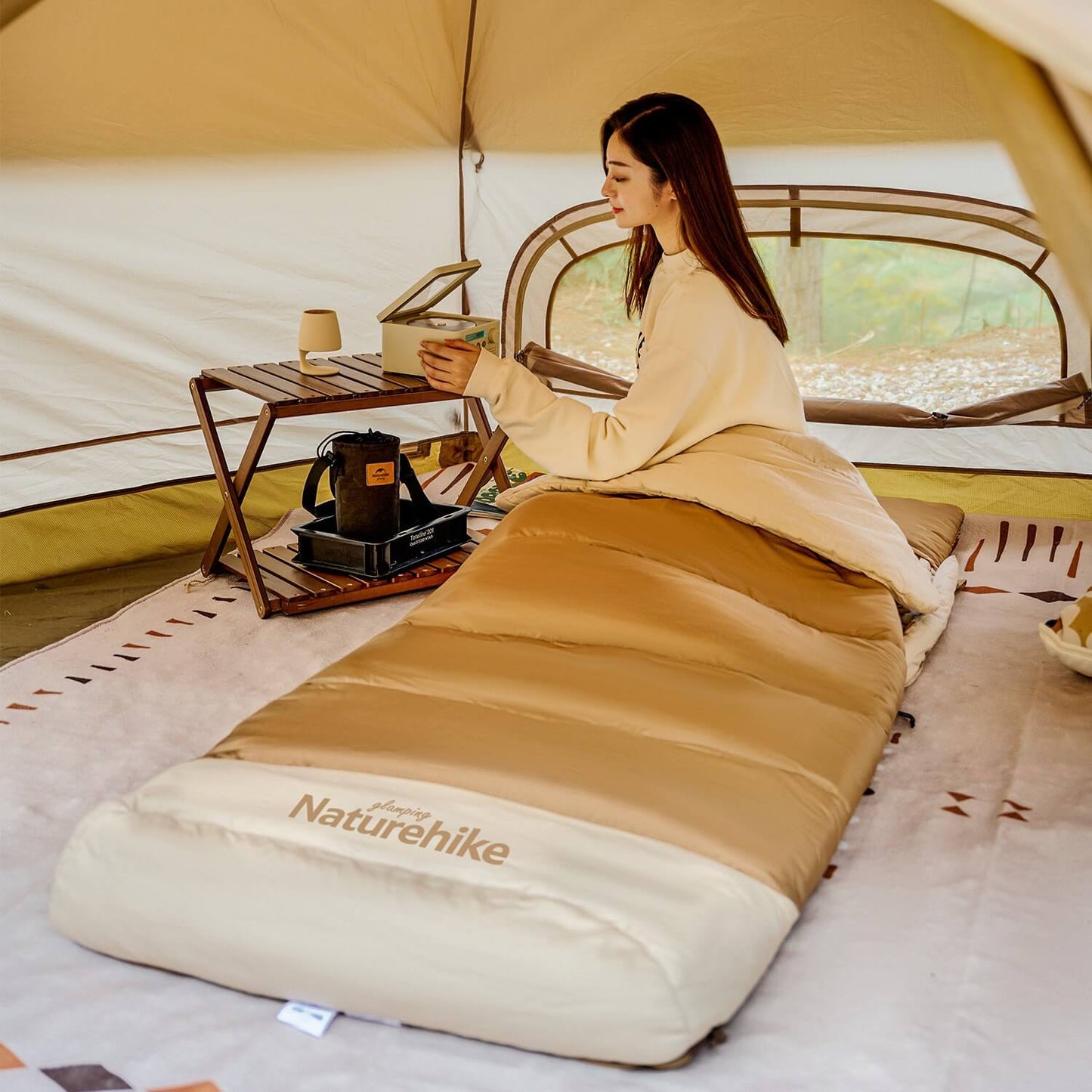 Sac de couchage avec tapis de sol